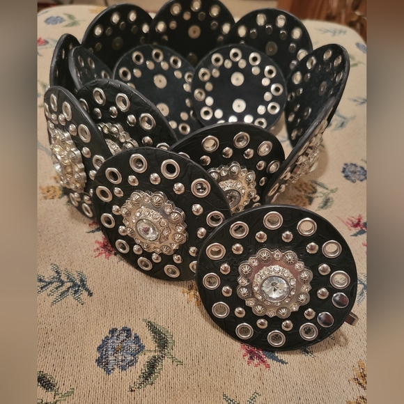 Nocona Accessories - Nocona Jeweled Disc Shaped Belt S